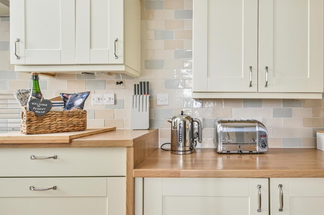 Luxury Georgian Townhouse Moments From The Harbour Looe